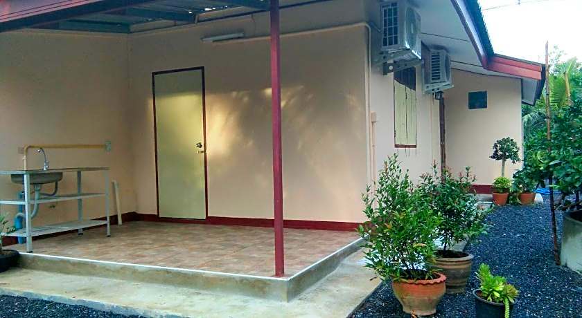 Green Happy Homestay 