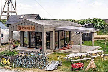 Basecamp Tiny House Eco-resort IJmuiden