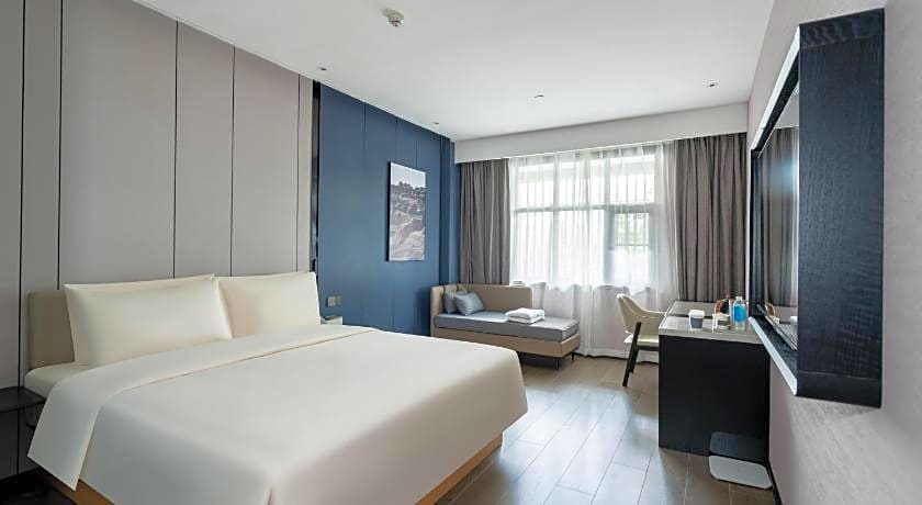Atour X Hotel Zhuhai Gongbei Port High-speed Railway Station