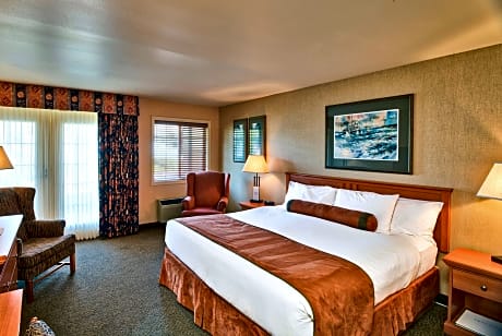 1 Queen Bed One-Bedroom Suite Mountain View Non Smoking