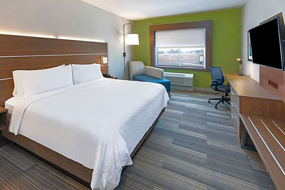 Photo 1 of 5 of Standard 1 King Bed, Hearing Accessible