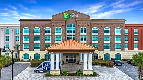 Holiday Inn Express & Suites Charleston Arpt-Conv Ctr Area By IHG