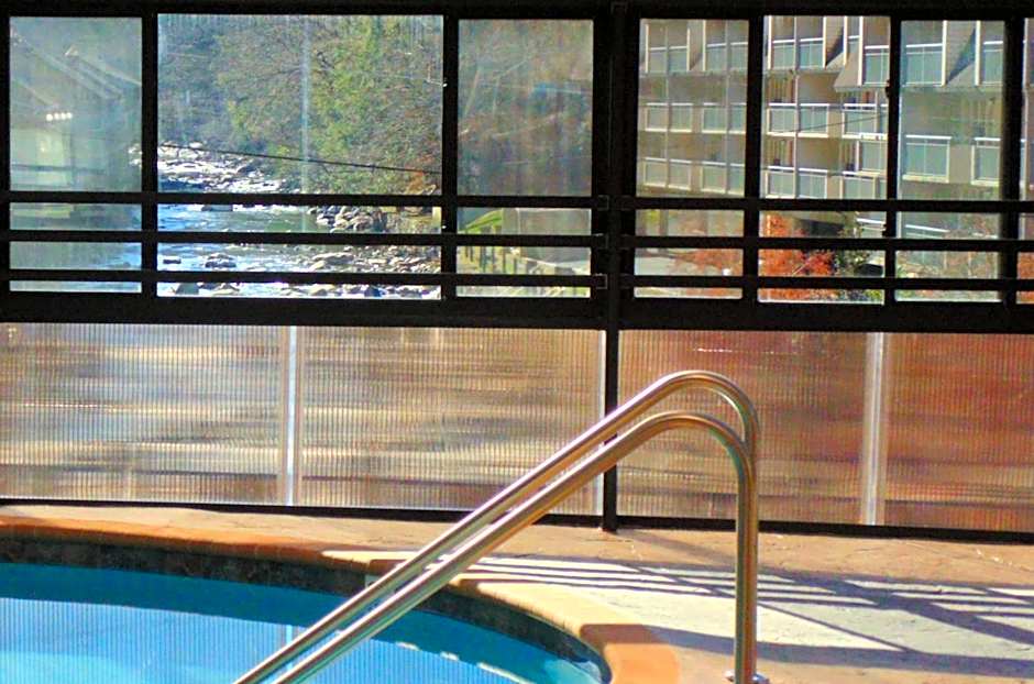 Baymont by Wyndham Gatlinburg On The River