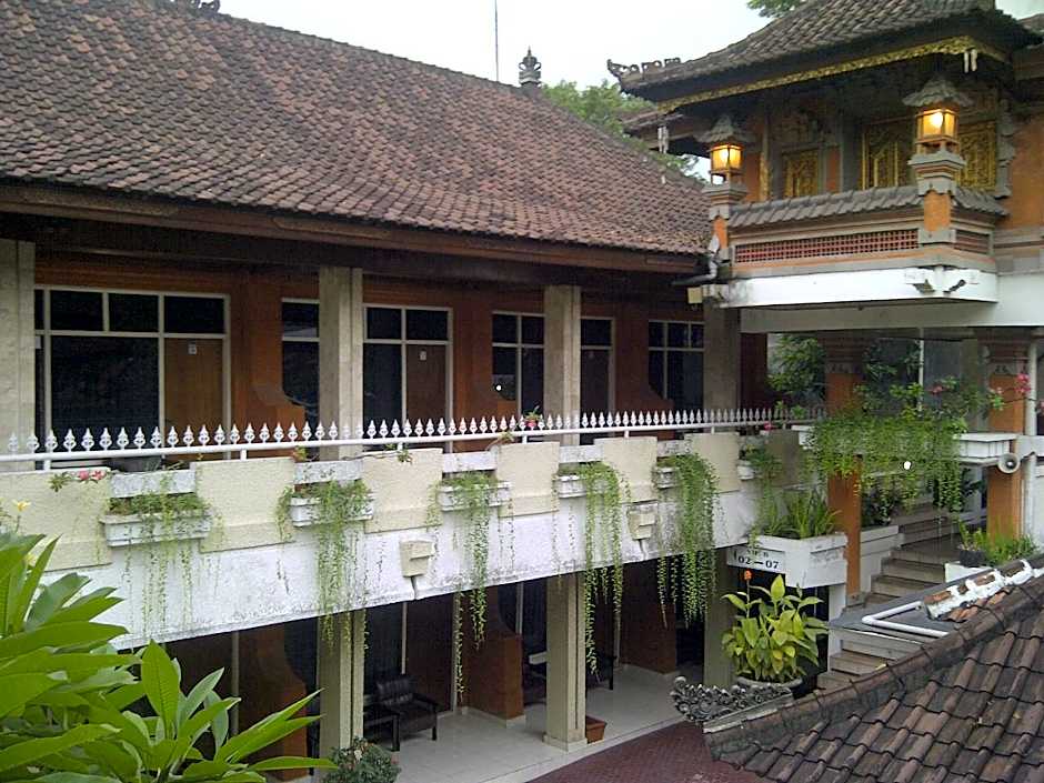 Hotel O Ratu