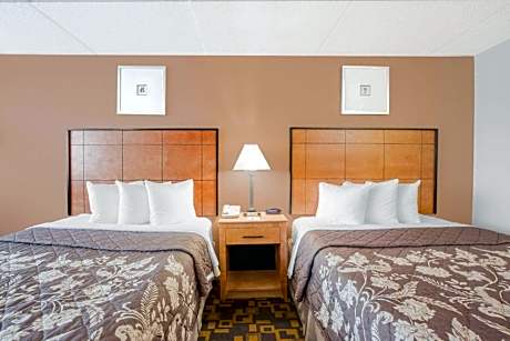 Queen Room with Two Queen Beds - Non-Smoking