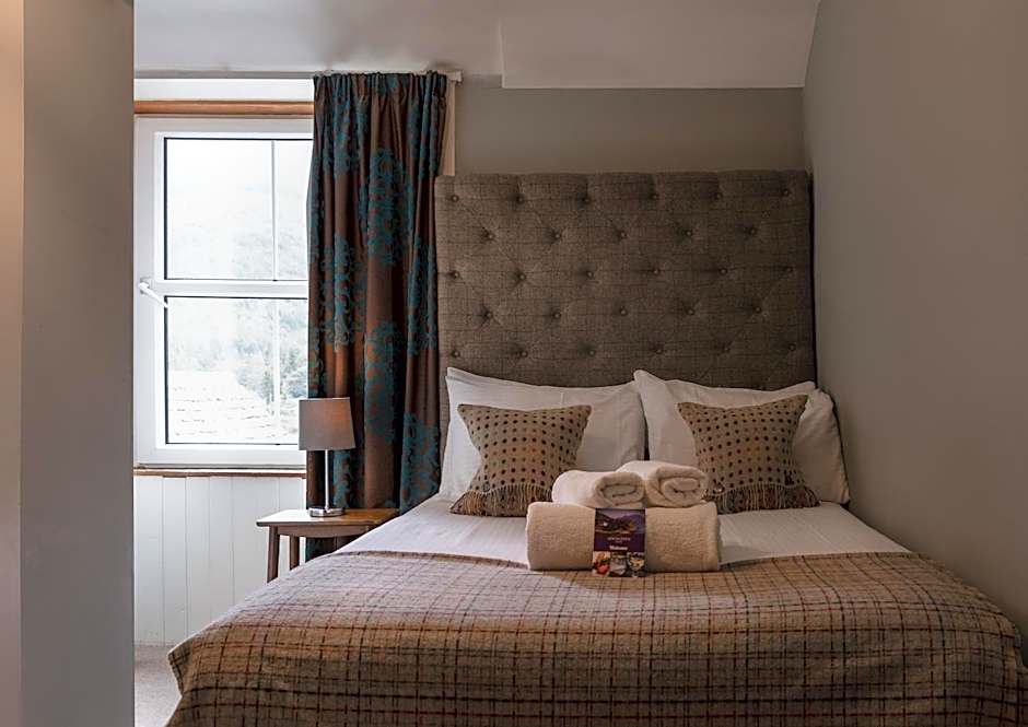 Loch Leven Hotel & Distillery