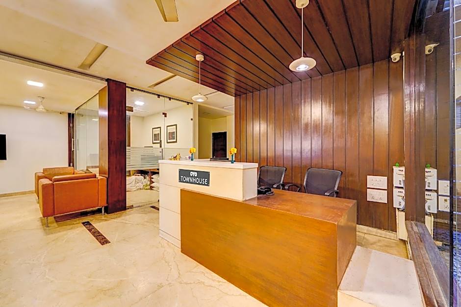 Townhouse 1116 G Silver Hotels – Chennai, IL