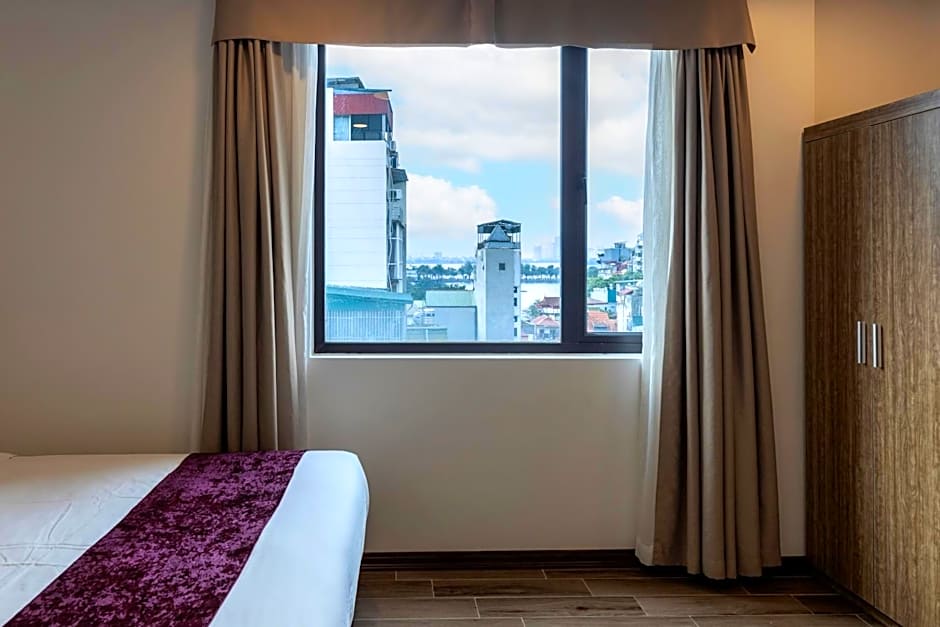 Photo 1 of 16 of Suite