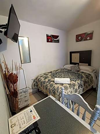 Deluxe Double Room with Shower