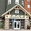 HH 207 Ski-InOut Sunrise Views Village Steps Sleeps 4