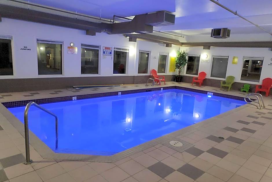 Super 8 by Wyndham Hinton