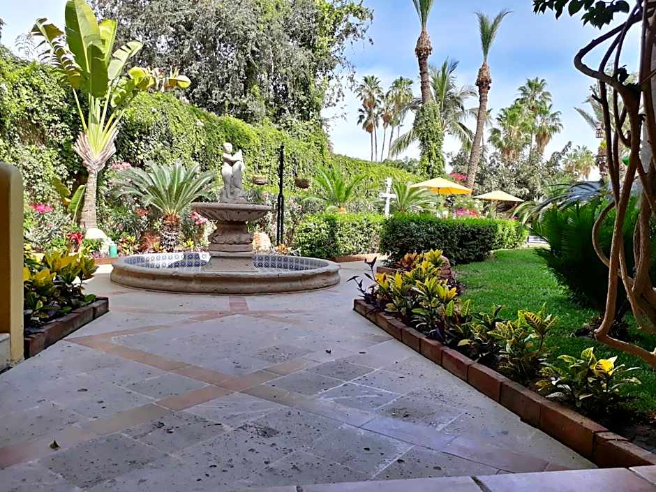 El Encanto Inn & Suites