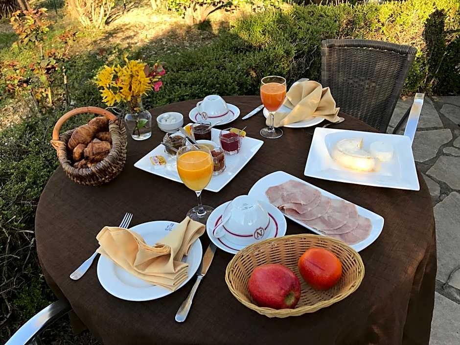Chambre une fenêtre sur le Ventoux la Clue