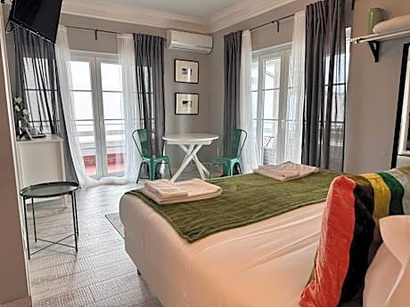 King Suite with Partial Sea View