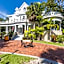 Deluxe King - Curry Mansion with Pool!