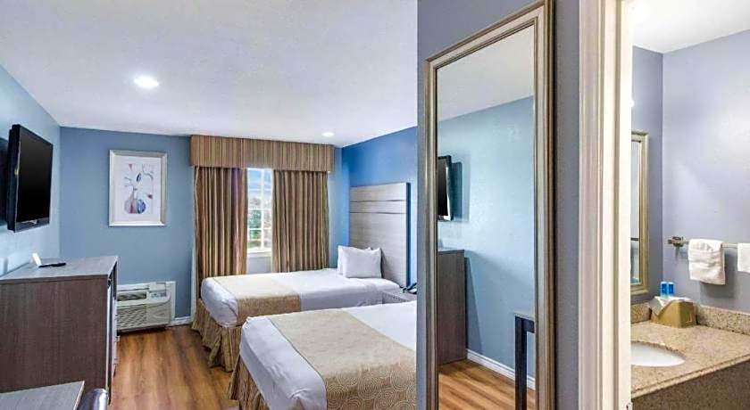 Rodeway Inn & Suites Port Arthur - Groves