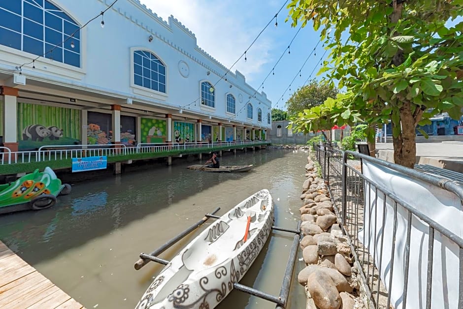 RedDoorz @ Niagara Waterpark