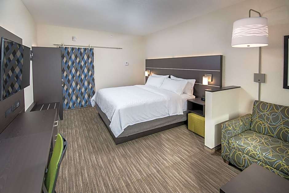Holiday Inn Express & Suites Saskatoon East - University By IHG