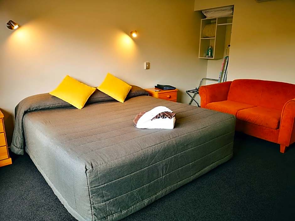 Aston Court Motel