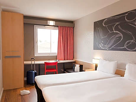 Standard 2 Single beds