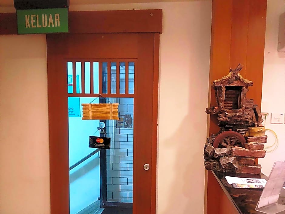 Easybox Budget Hotel