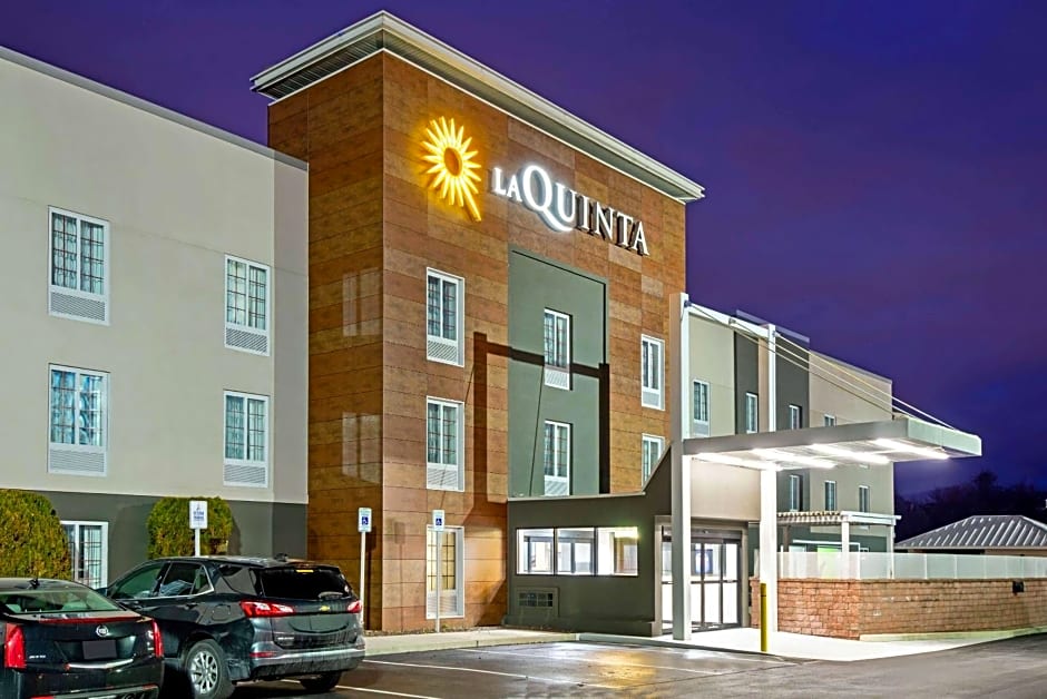 La Quinta Inn & Suites by Wyndham New Cumberland Harrisburg