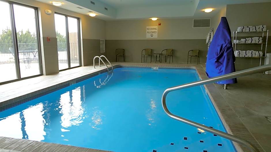 Holiday Inn Express Hotel Kansas City - Bonner Springs By IHG