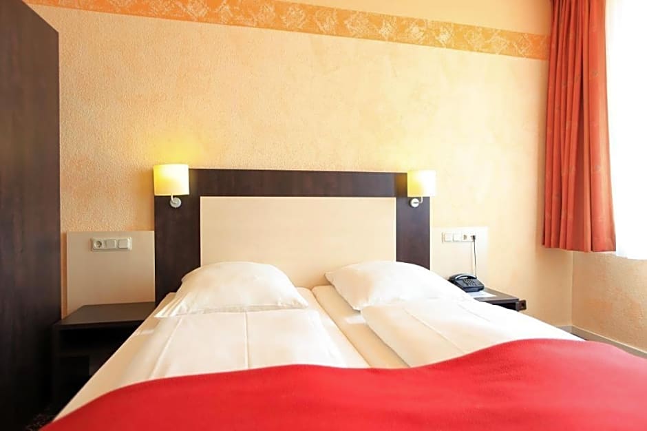 Adesso Hotel Kassel -pay at property on arrival- Ihr Automatenhotel in Kassel
