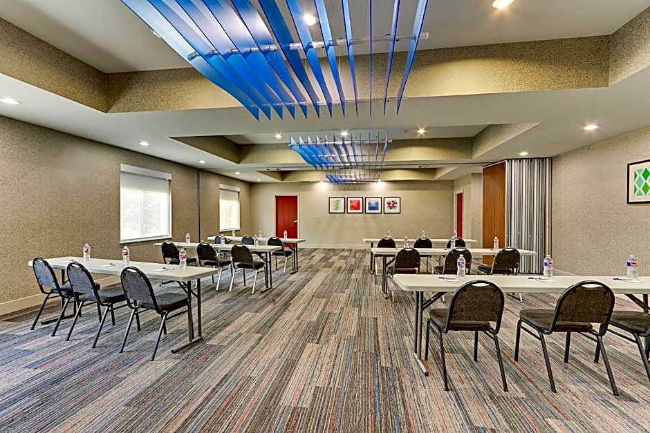 Holiday Inn Express & Suites Weatherford By IHG
