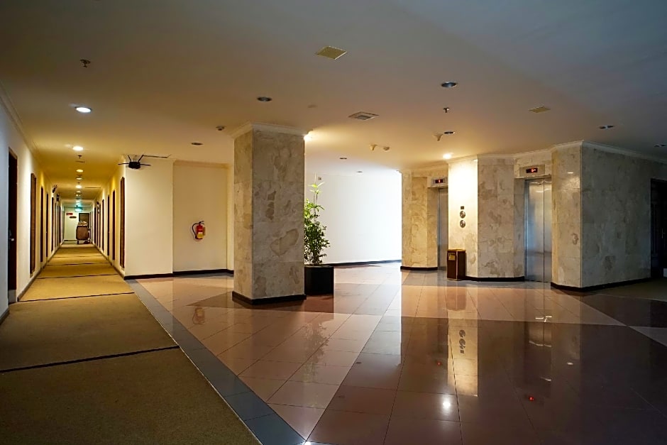 OYO 1735 Adika Bahtera Hotel