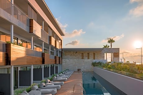 Ikones Seafront Luxury Suites