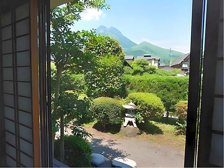 Yufuin Onsen Hasuwa Inn