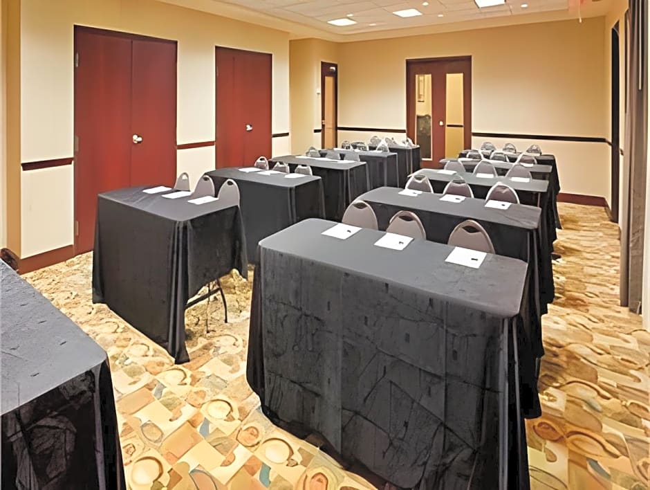 Holiday Inn Express & Suites Guthrie North Edmond By IHG