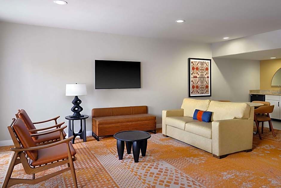 Photo 1 of 3 of Studio 1 Queen Bed, Red Rock View