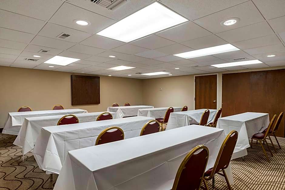 Comfort Inn & Suites Indianapolis Northwest - College Park