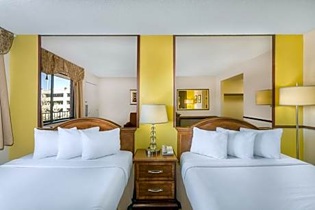 Queen Room with Two Queen Beds - Non-Smoking