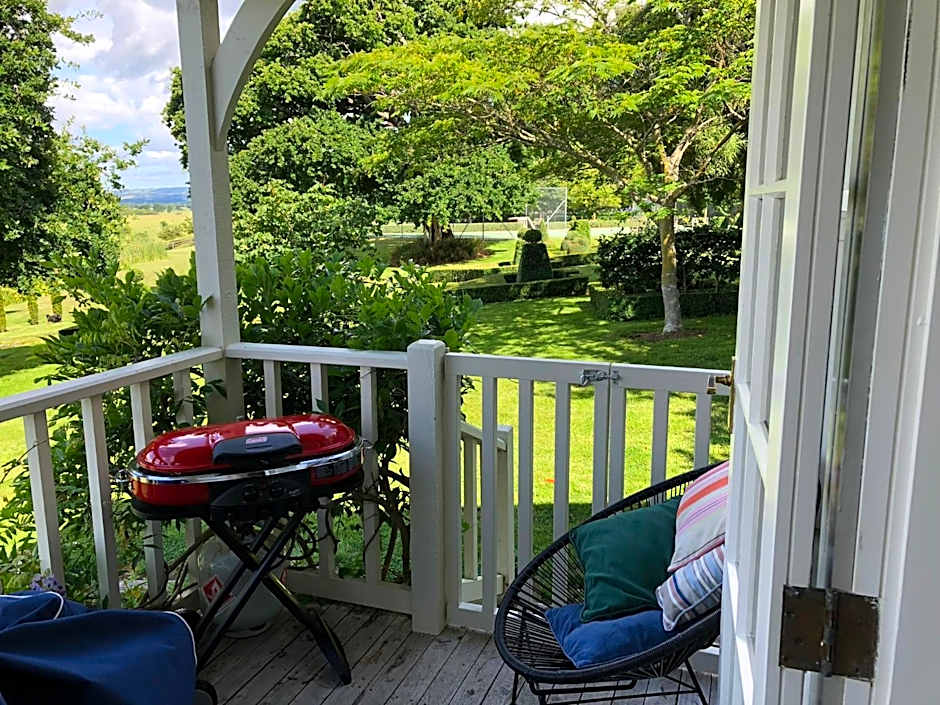 Te Kopura Lodge