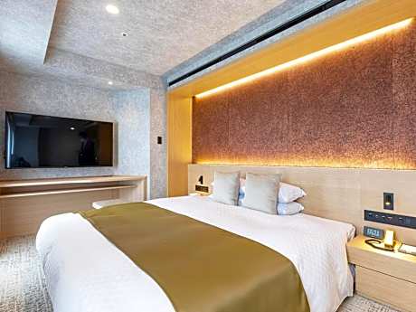 Deluxe Queen Room with Sofa Bed and City View