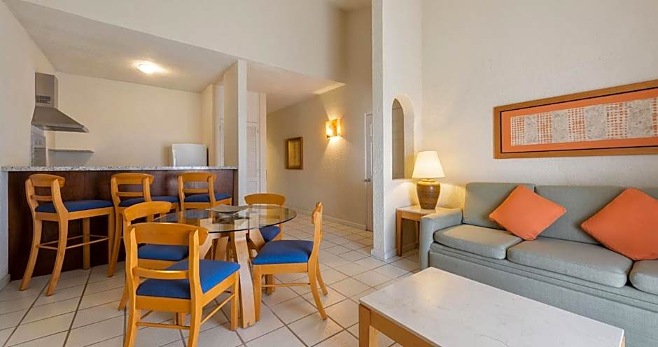 Park Royal Homestay Los Cabos