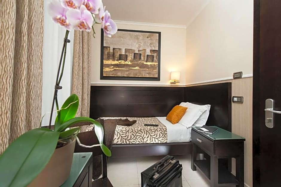 Yes Hotel