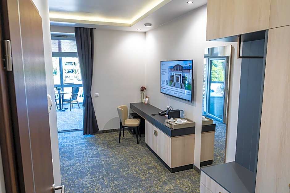 Hotel Garzon Plaza