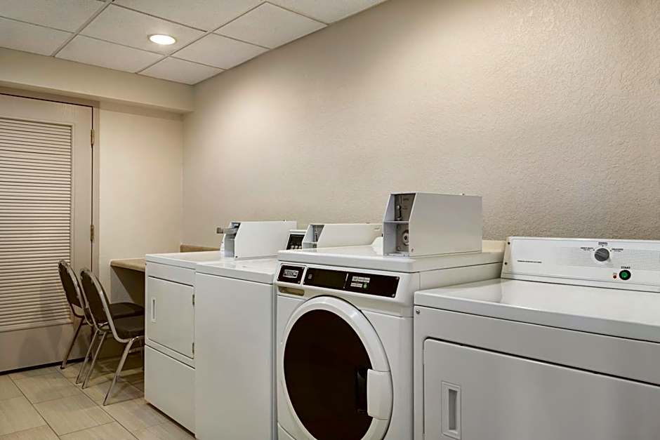 Holiday Inn Express and Suites Sarasota East By IHG