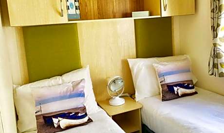 8 Berth Superior Caravan Pet Free