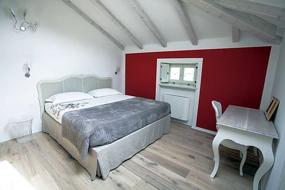 Villa Italia Luxury Suites and Apartments