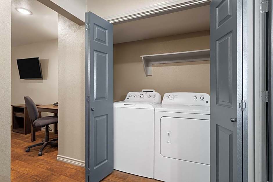 Eagle's Den Suites Big Spring a Travelodge by Wyndham