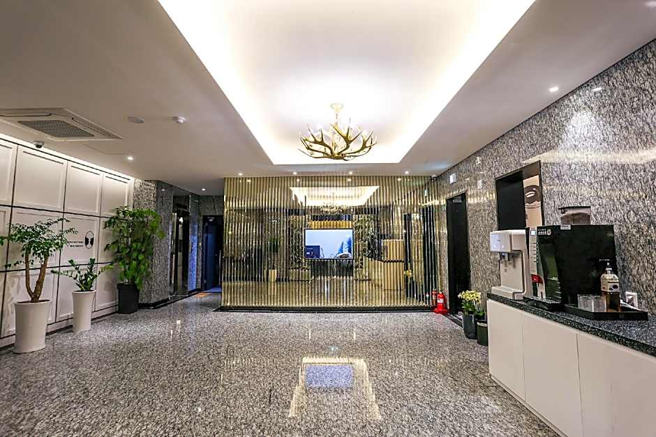Jeonju Mari Hotel Park Store