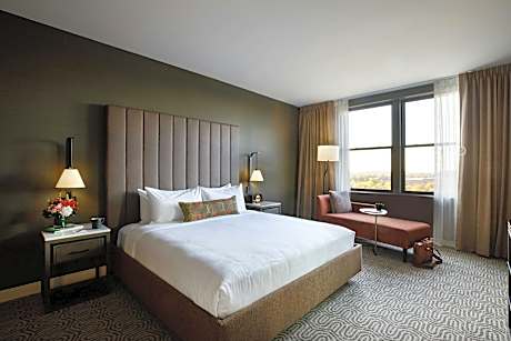 Executive Suite, Suite, 1 King