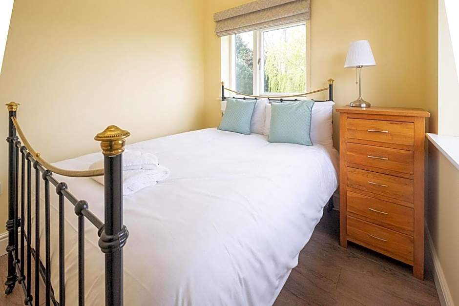 Willow House in Knodishall, Sleeps 7 - Only a short drive from Aldeburgh, Thorpeness & Snape Maltings - Managed by Aldeburgh Coastal Cottages