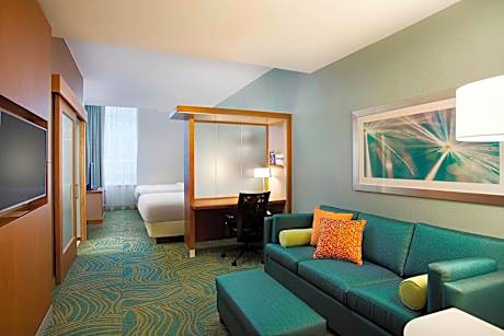 Studio, Multiple Beds (Hearing Accessible) (2 Queen Beds and 1 Double Sofa Bed)