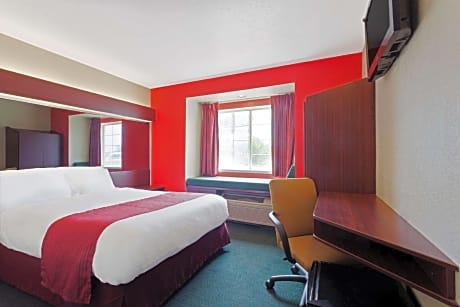 Queen Room - Disability Access/Non-Smoking
